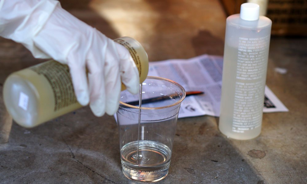 Mixing resin for home made coasters